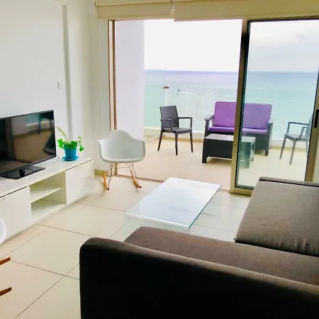 Blue View 402 Apartment Larnaca